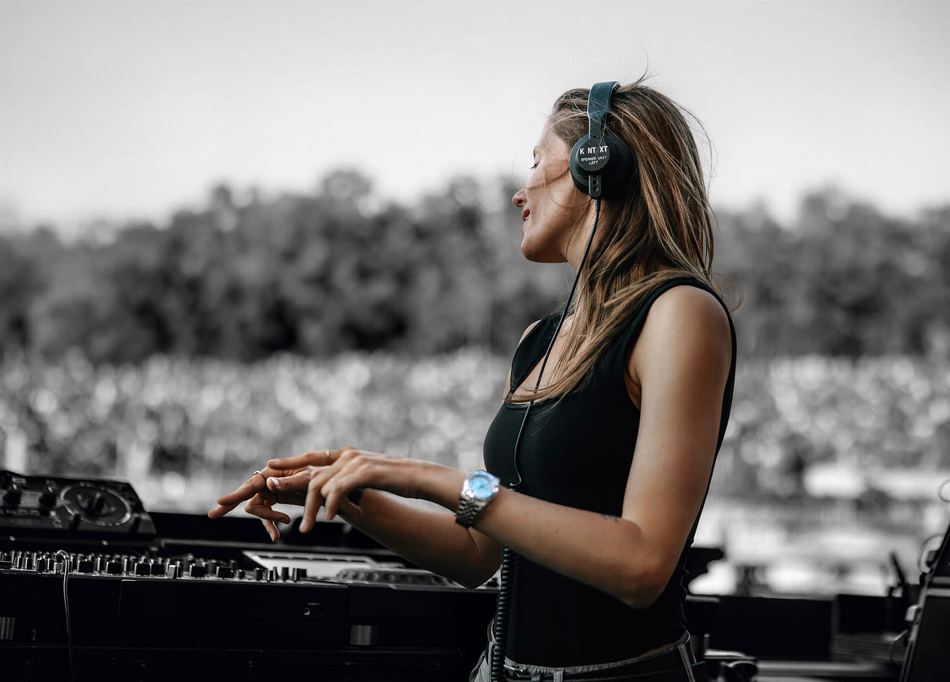 Charlotte de Witte lifestyle laying