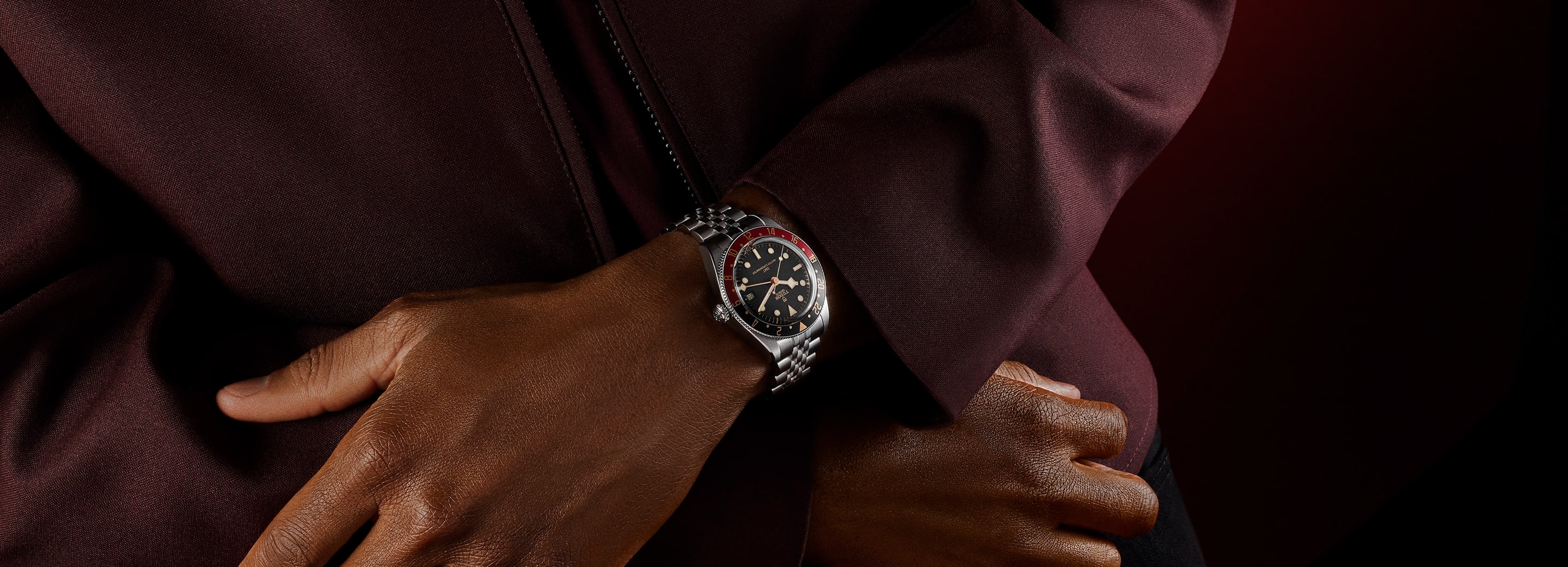 碧湾1958型搭配酒红色表盘