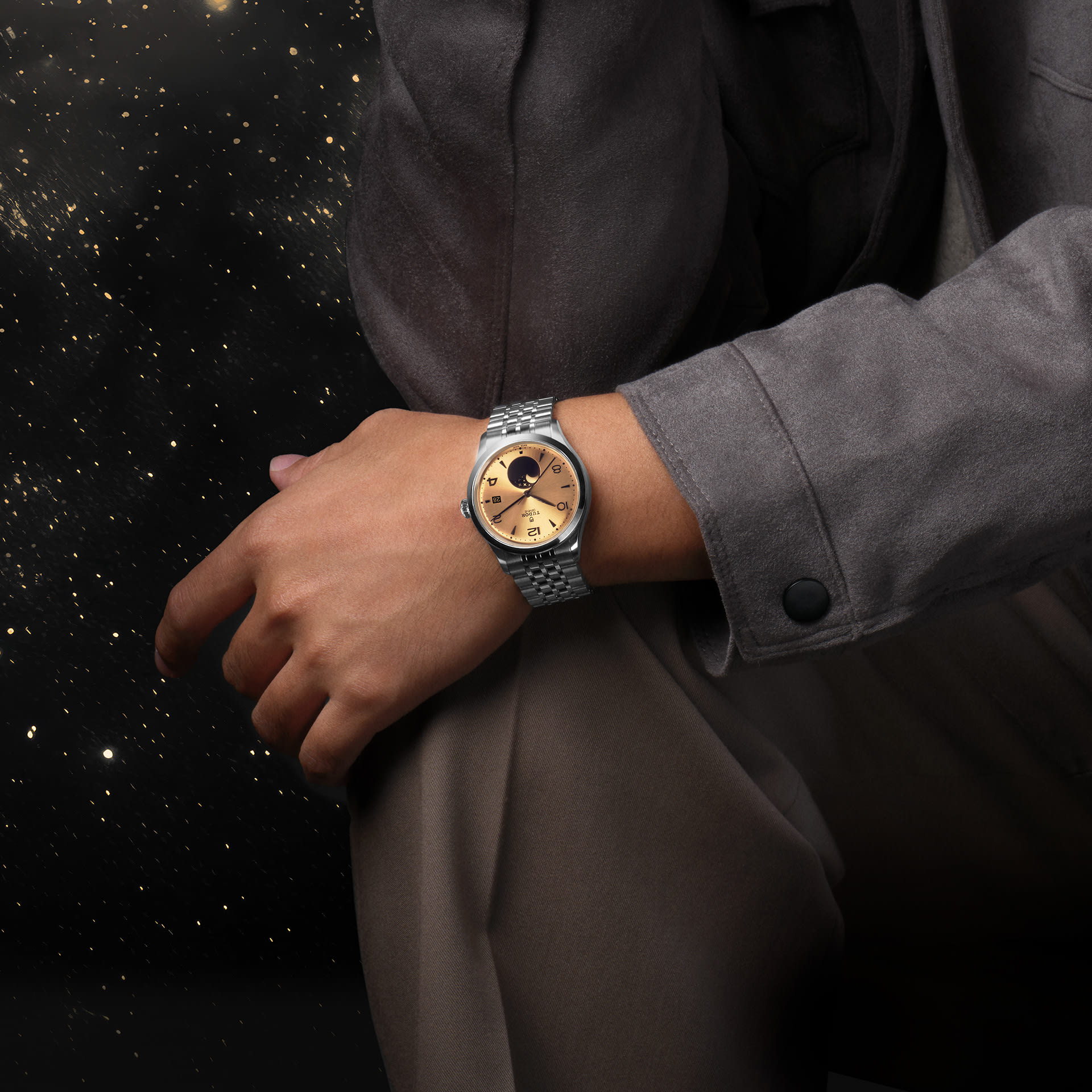 1926 Luna with champagne dial on a wrist