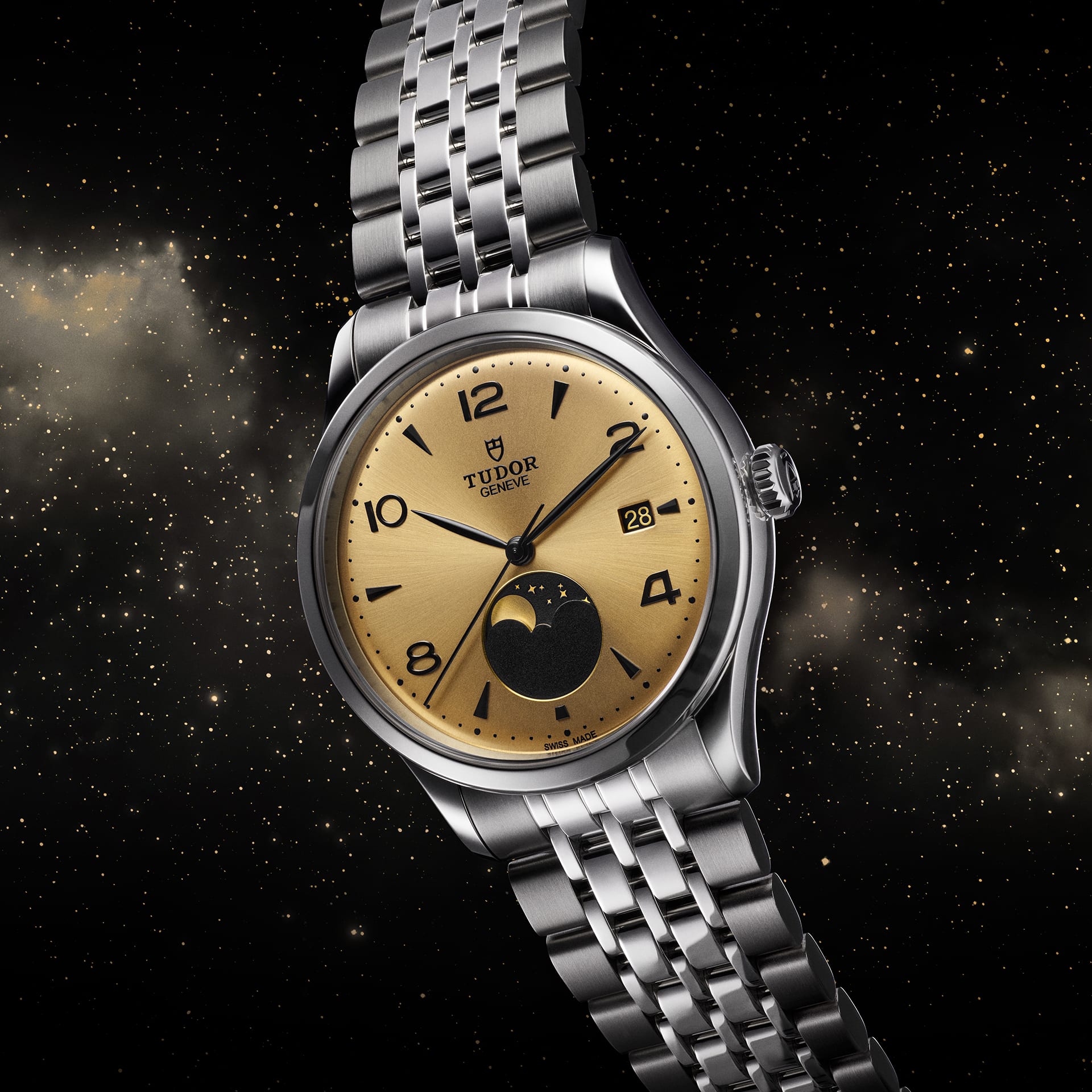 1926 Luna with open bracelet and champagne dial