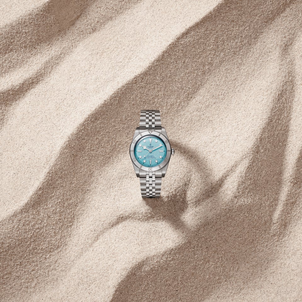 tudorwatch-black-bay-54-lagoon-blue-gall