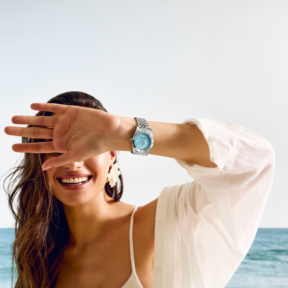 tudorwatch-black-bay-54-lagoon-blue-gall