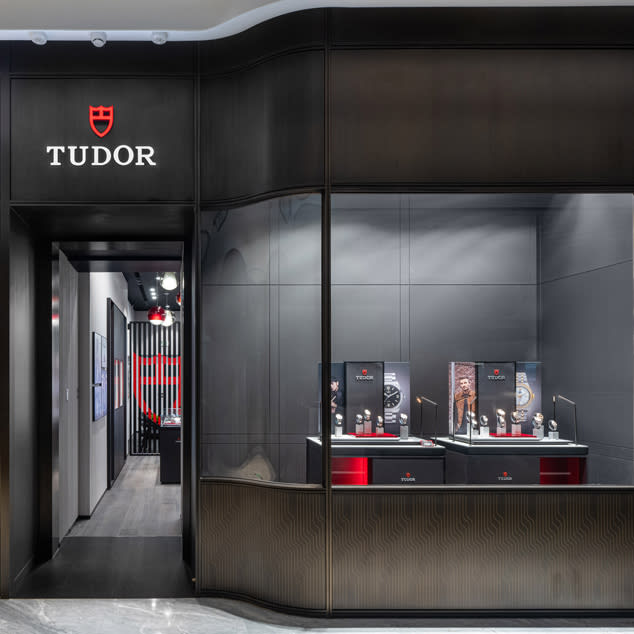 Tudor retailers near me online