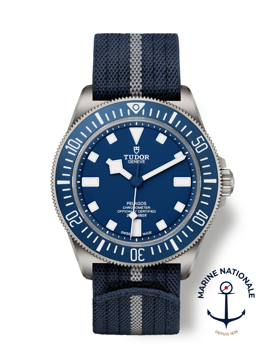 Pelagos FXD 42 mm titanyum kasa Lacivert kumaş kayış