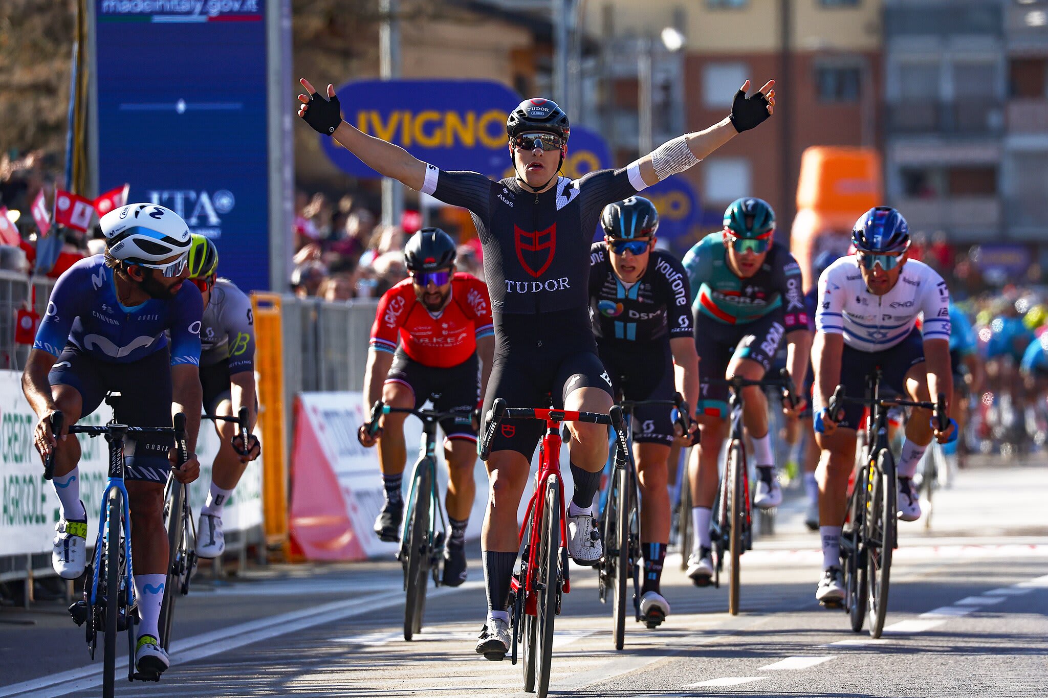 Pro bicycle racing deals
